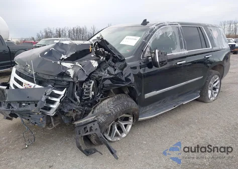 2016 Cadillac Escalade Luxury Collection z USA, uszkodzony, nr VIN 1GYS4BKJ3GR397248